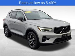 2023 Volvo XC40 B5 Plus Dark Theme SUV