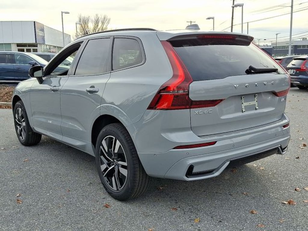 New 2026 Volvo XC60 B5 Plus SUV