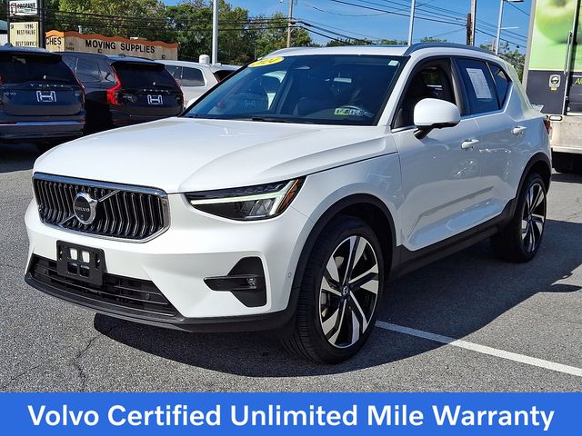2023 Volvo XC40 AWD Plus photo 2