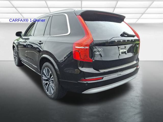 2022 Volvo XC90 T6 AWD Momentum photo 4