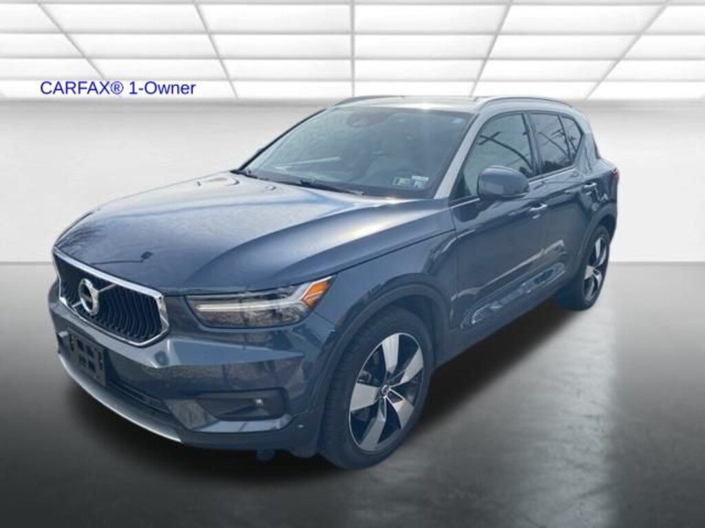 Used 2021 Volvo XC40 Momentum SUV
