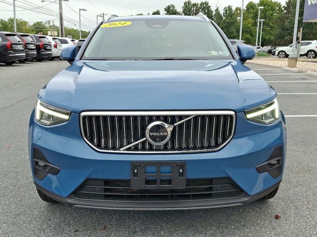 Certified 2024 Volvo XC40 B5 Plus Bright Theme SUV