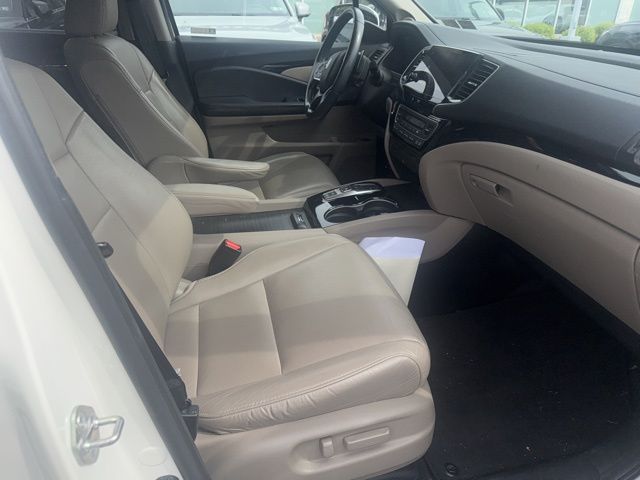 2019 Honda Pilot Touring photo 3