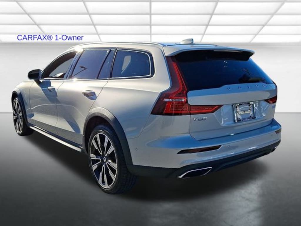 Used 2022 Volvo V60 Cross Country T5 Wagon