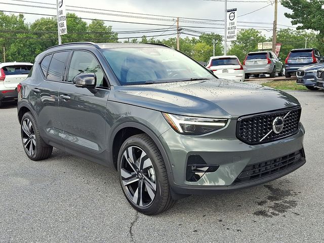 2026 Volvo XC40 SUV 