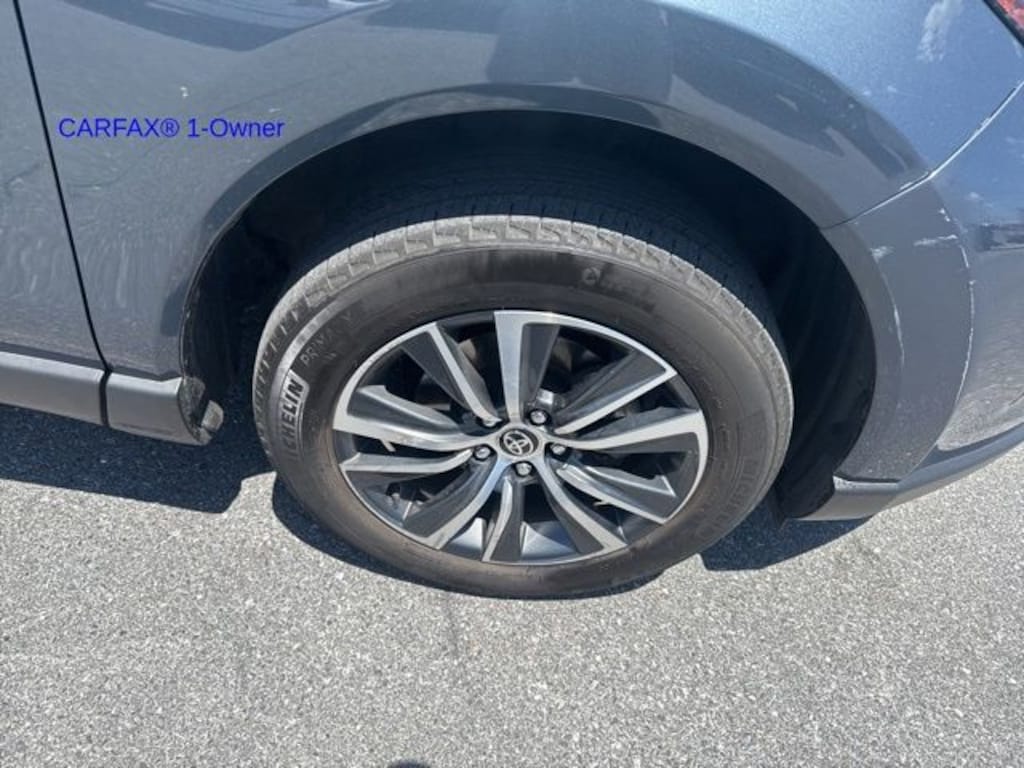 Used 2022 Toyota Venza LE SUV