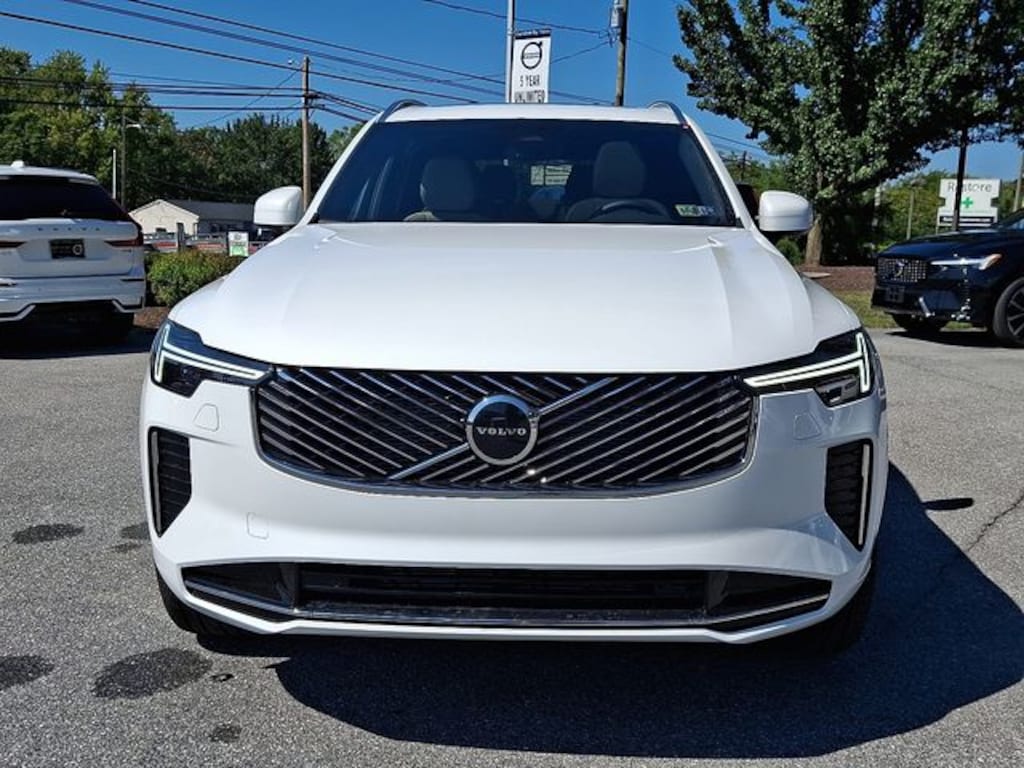 New 2026 Volvo XC90 B5 Core SUV