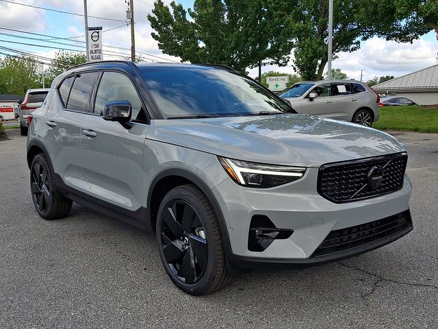 2026 Volvo XC40 SUV 
