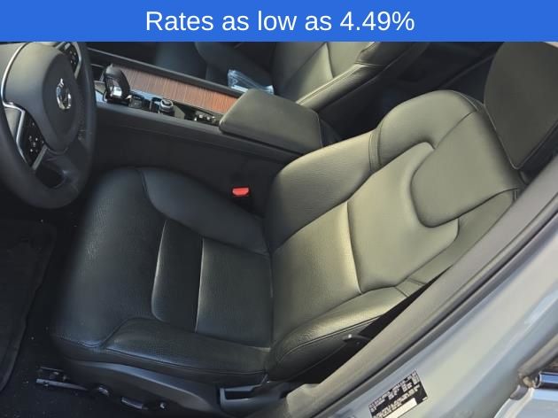 2024 Volvo S60 B5 AWD Plus photo 3