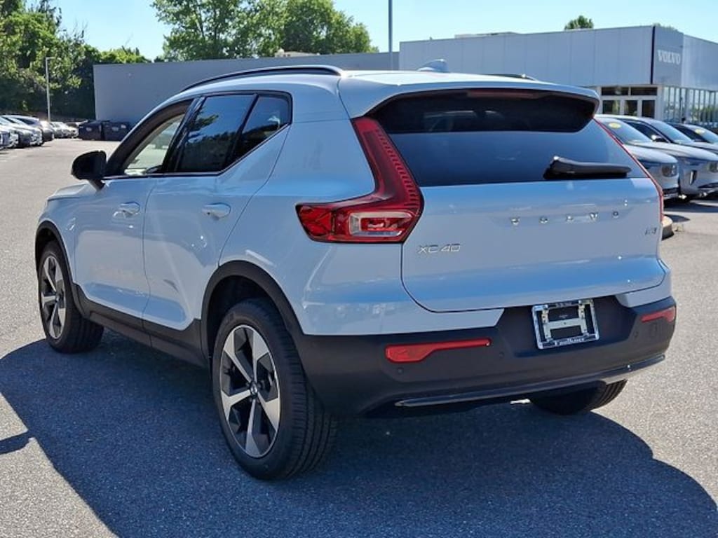 New 2026 Volvo XC40 B5 Plus SUV