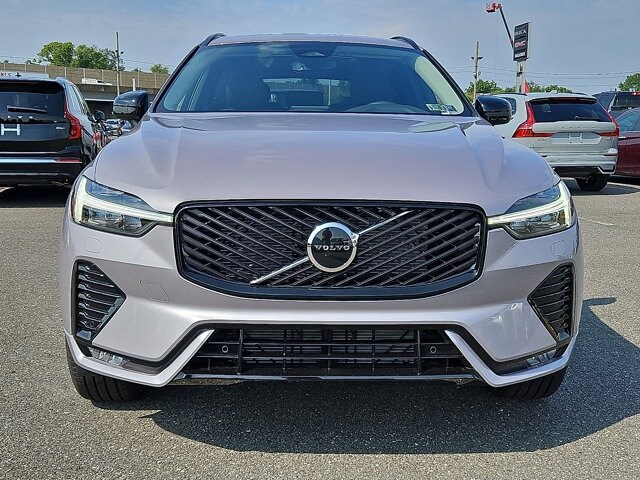 2026 Volvo XC60 B5 Core photo 2