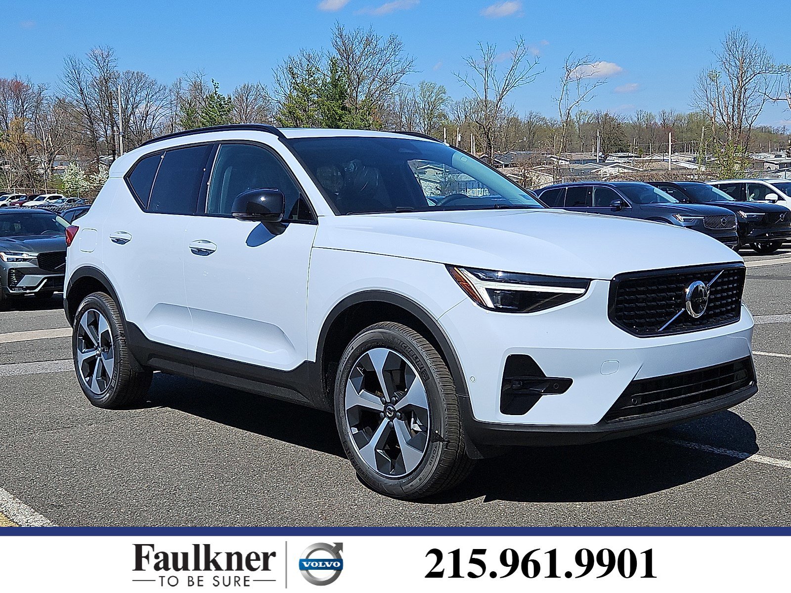 2026 Volvo XC40 B5 Plus Dark AWD's photo