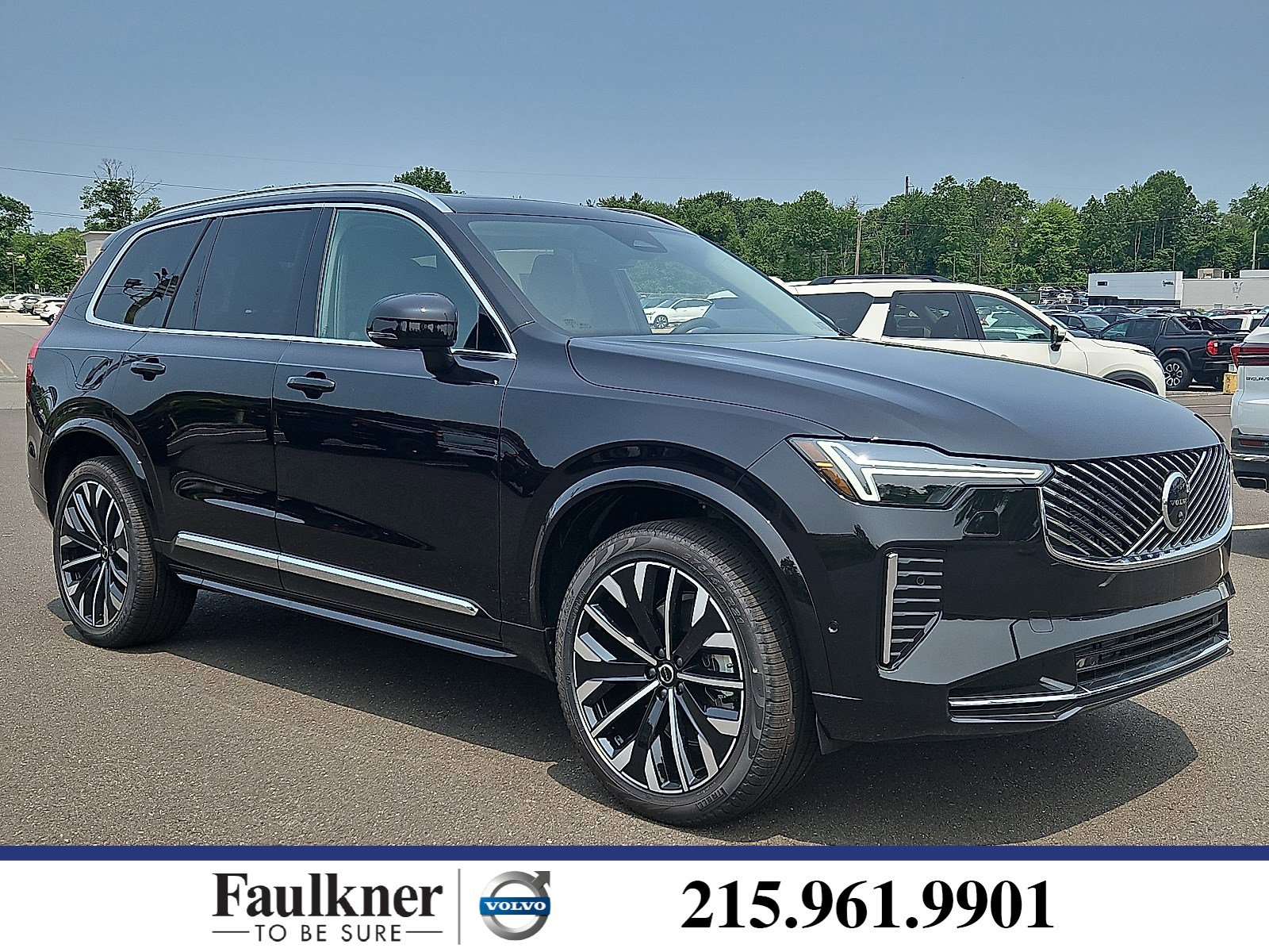 2025 Volvo XC90 Plus's photo