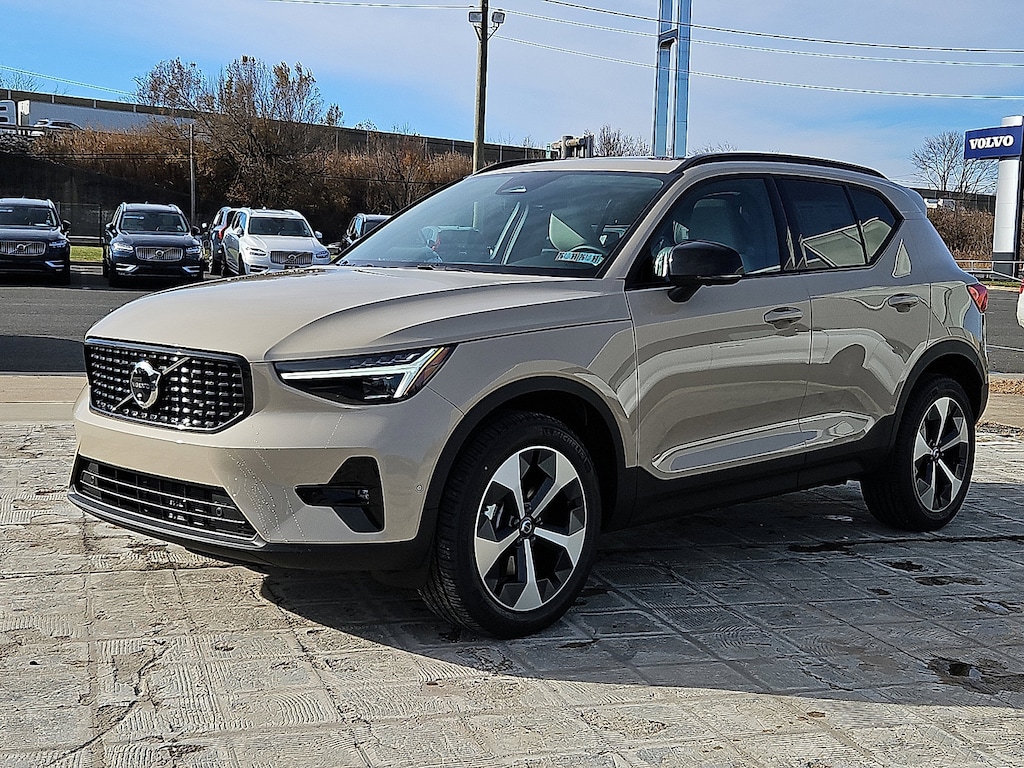 New 2026 Volvo XC40 B5 Plus SUV