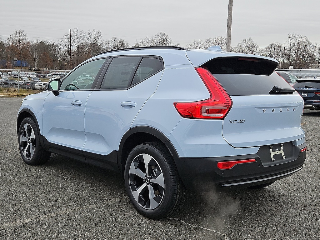 New 2026 Volvo XC40 B5 Plus SUV