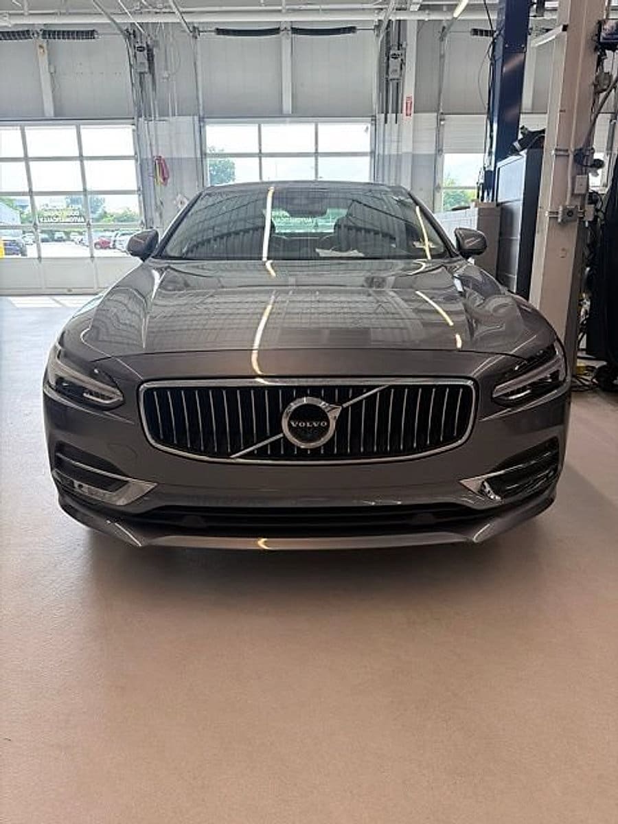 Used 2019 Volvo S90 Inscription with VIN LVYA22ML7KP080043 for sale in Feasterville-Trevose, PA