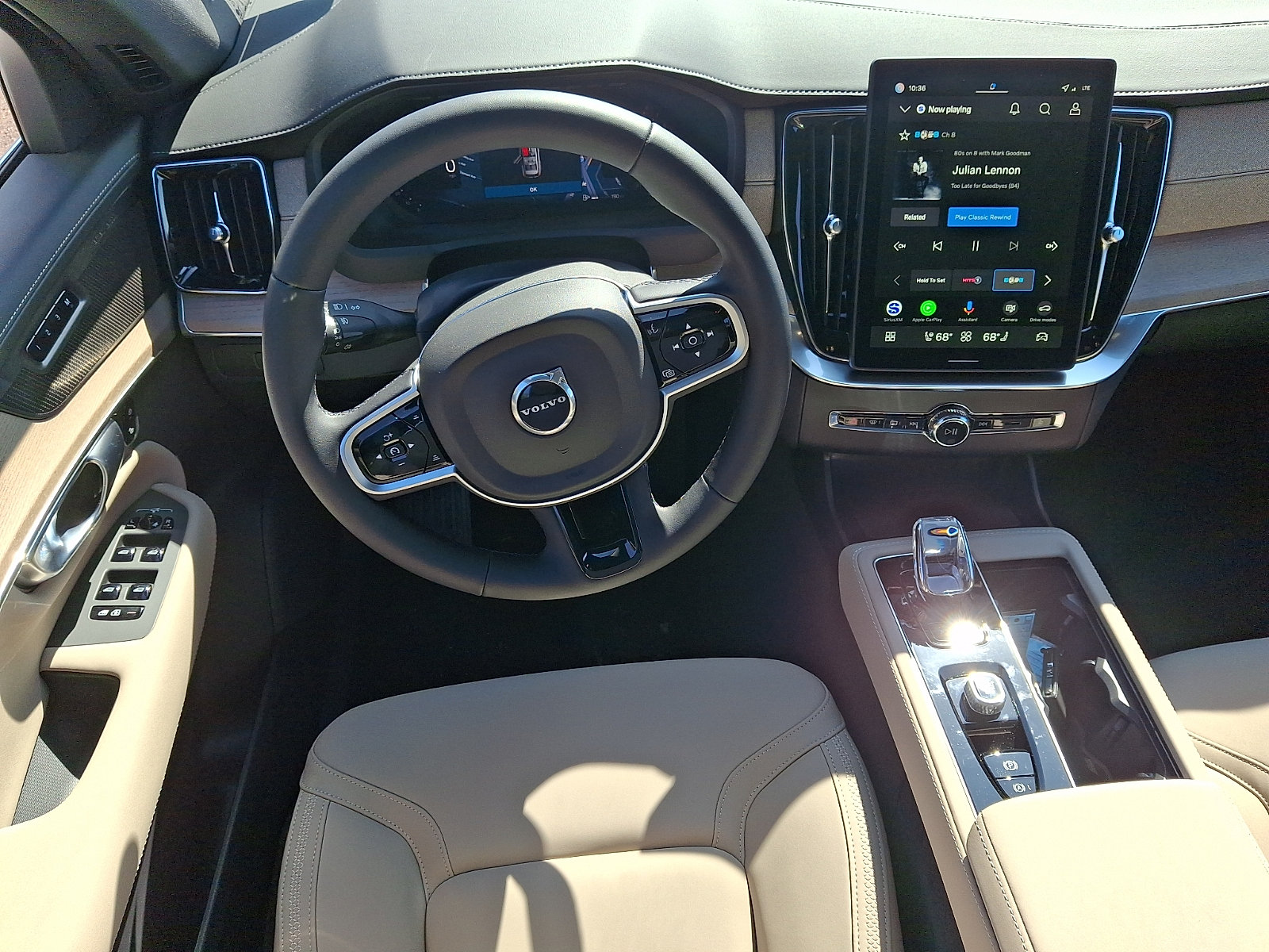 2026 Volvo XC90 Plus - Photo 11