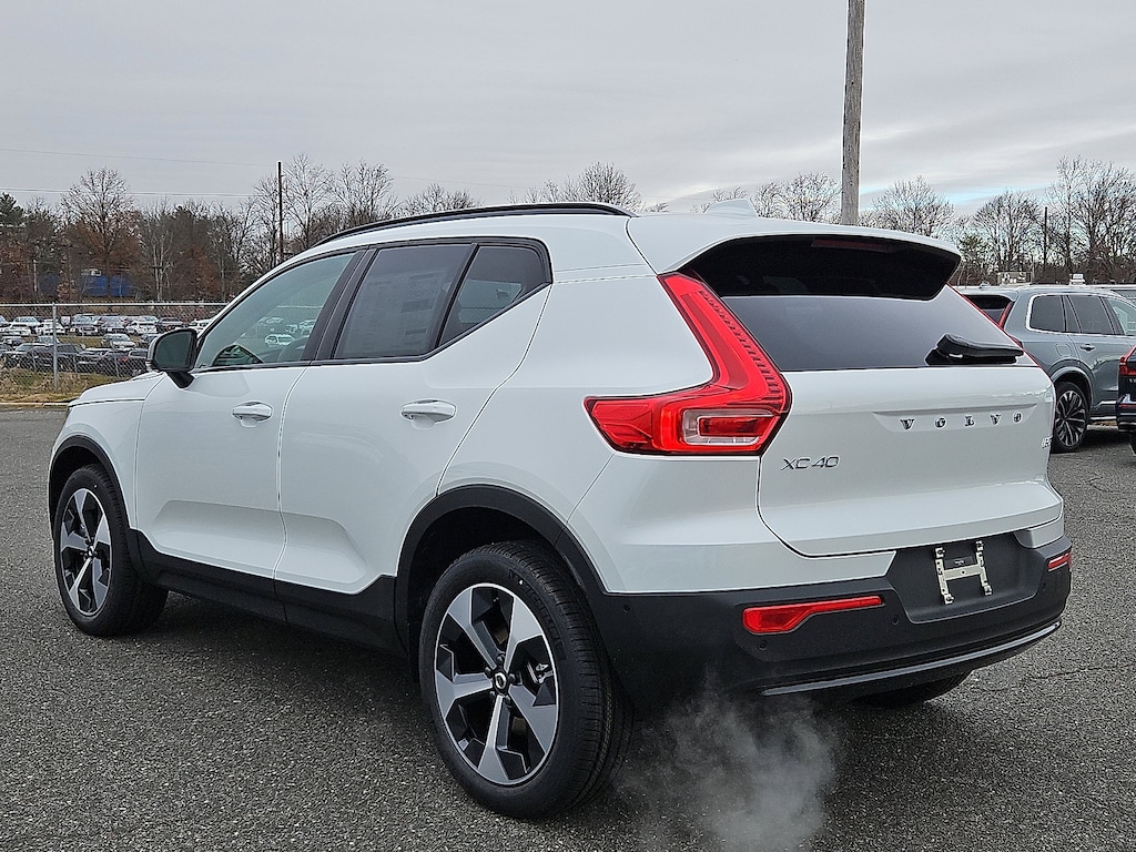 New 2026 Volvo XC40 B5 Plus SUV