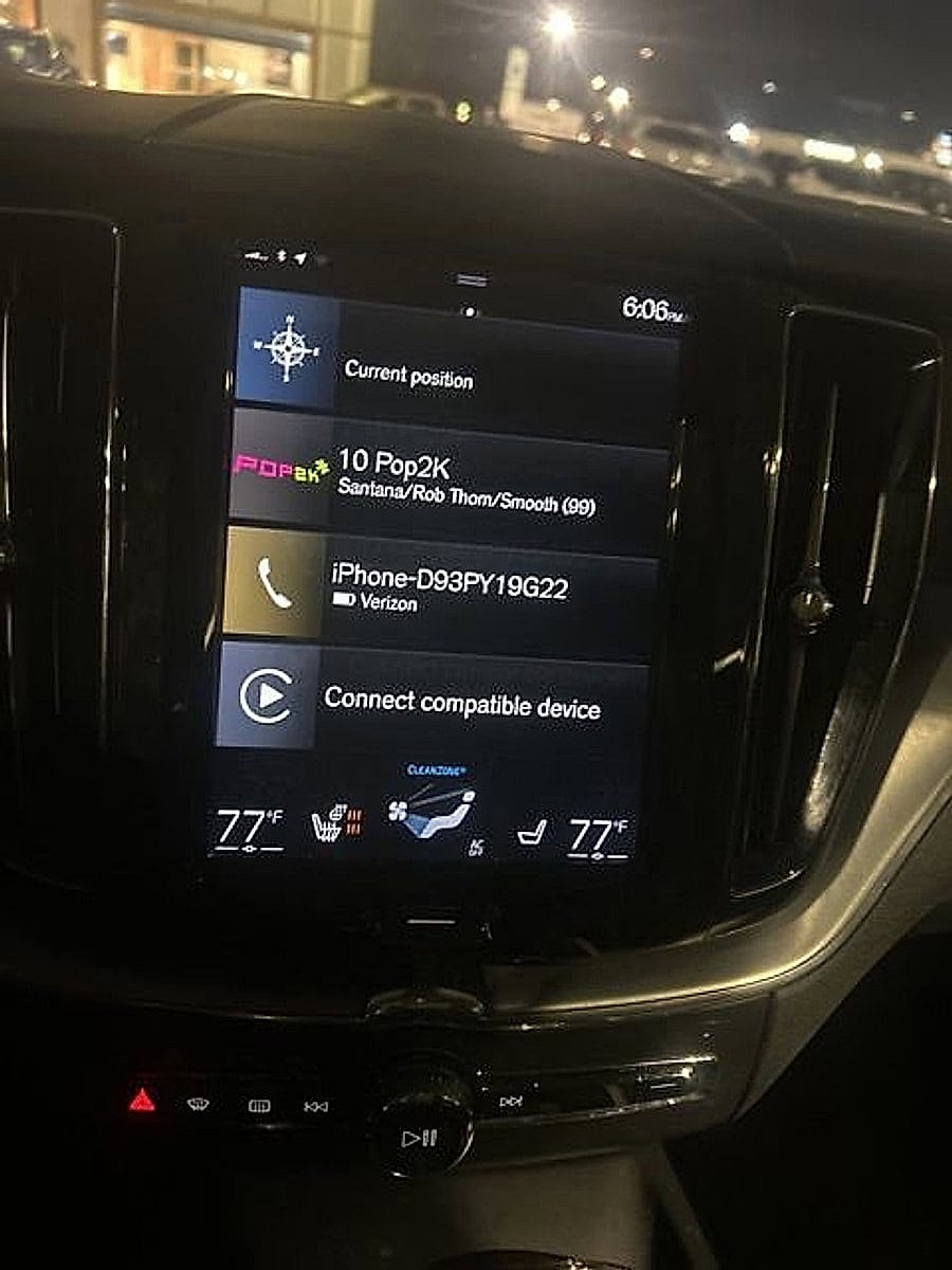 Used 2018 Volvo XC60 Momentum with VIN LYV102RK5JB083434 for sale in Feasterville-Trevose, PA