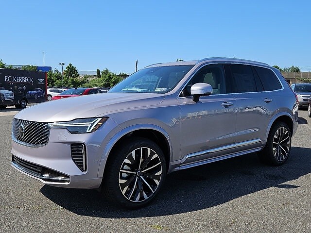 2026 Volvo XC90 B5 AWD Plus photo 3