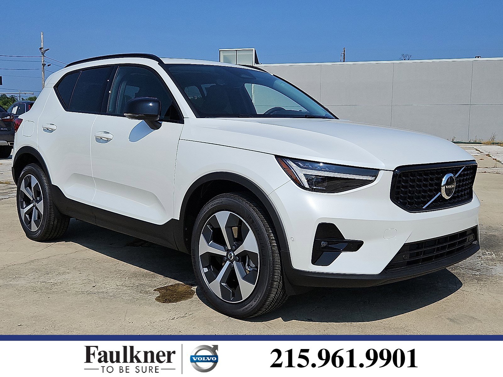 2026 Volvo XC40 SUV 