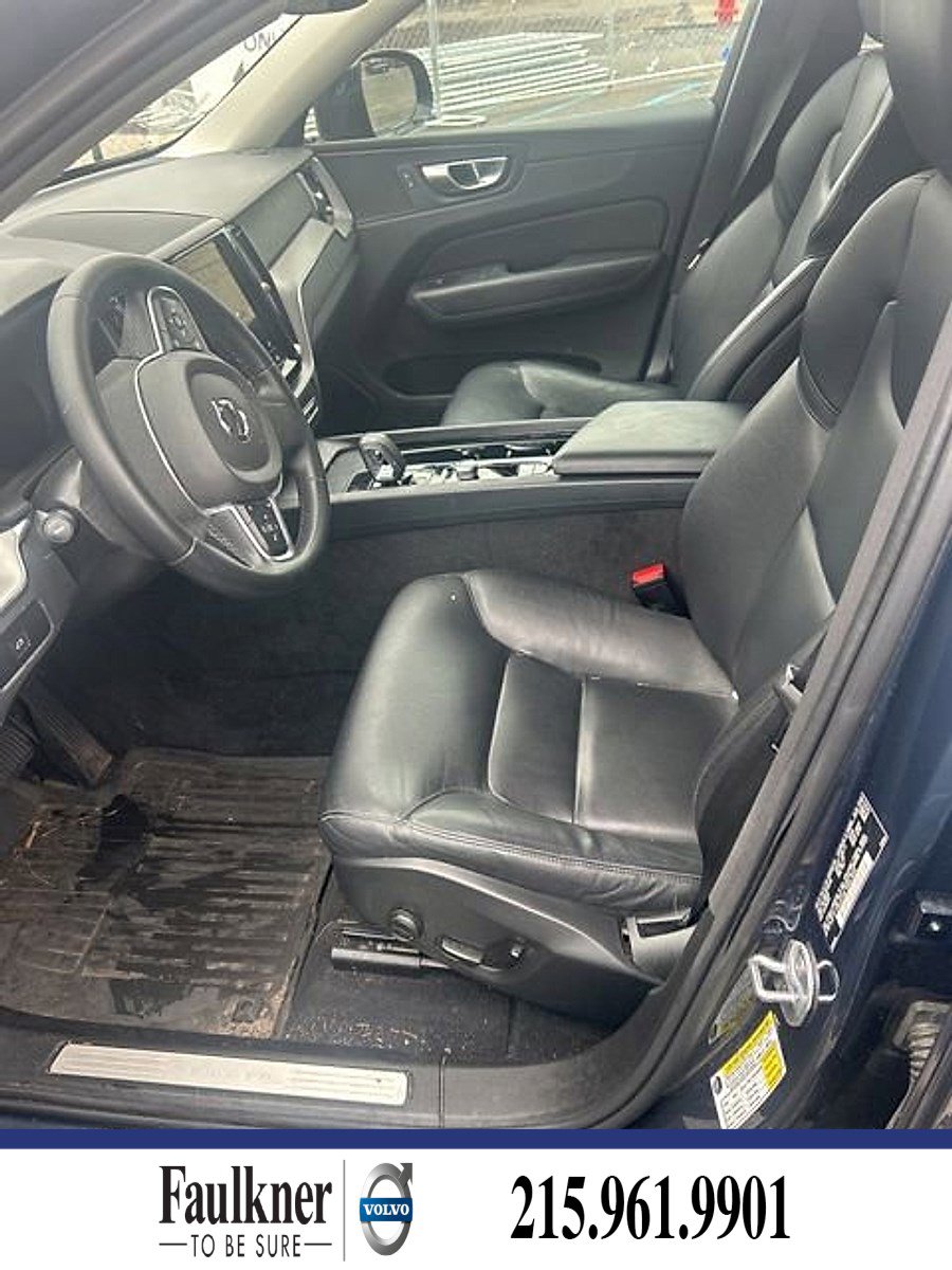 2024 Volvo XC60 B5 Core Dark Theme AWD's photo