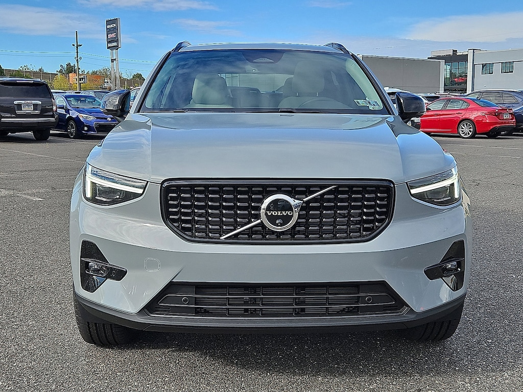 New 2026 Volvo XC40 B5 Plus SUV