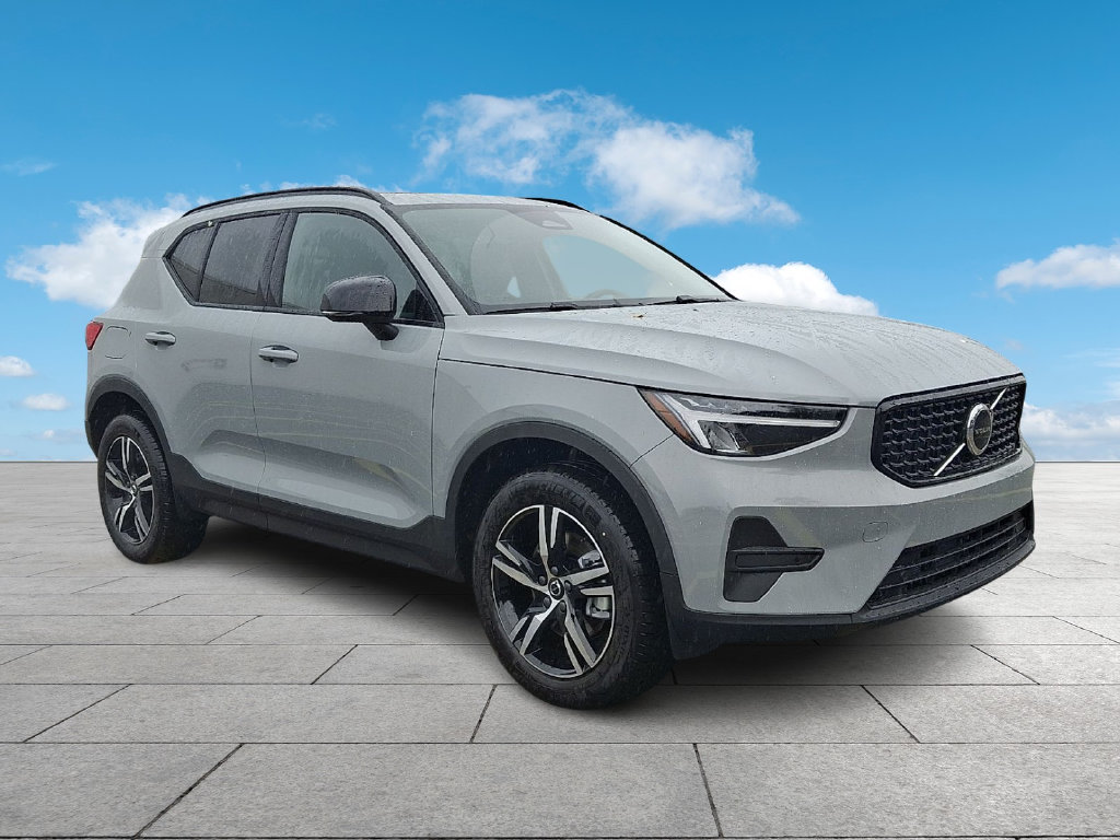 2026 Volvo XC40 B5 Core AWD SUV
