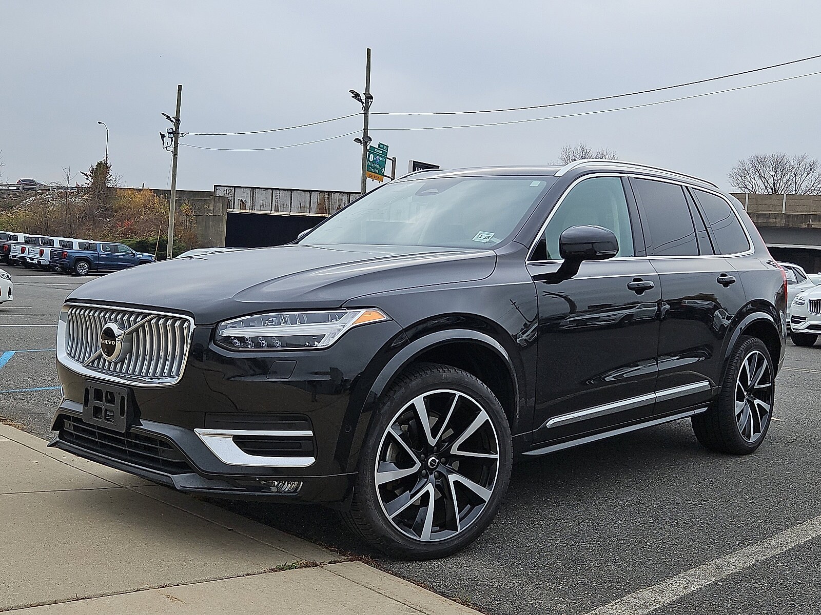 2024 Volvo XC90 AWD Plus photo 3