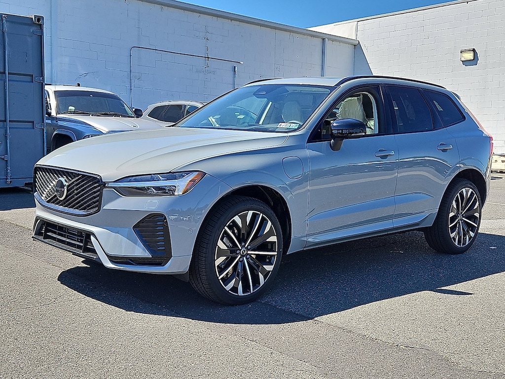 New 2026 Volvo XC60 plug-in hybrid T8 Ultra SUV