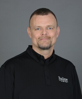Staff member Scott McKechnie from ID_76b8dc5d7473
