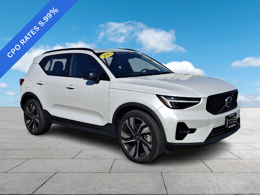 2023 Volvo XC40
