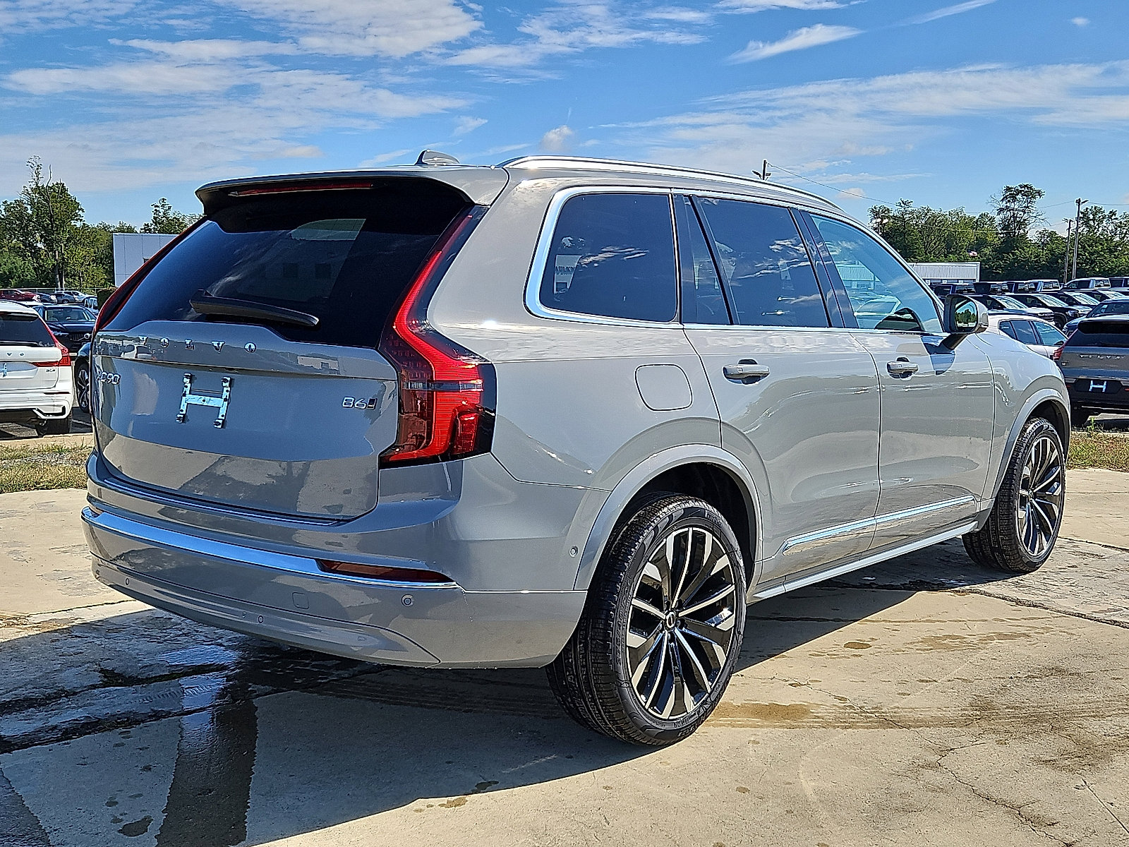 2026 Volvo XC90 Plus - Photo 6