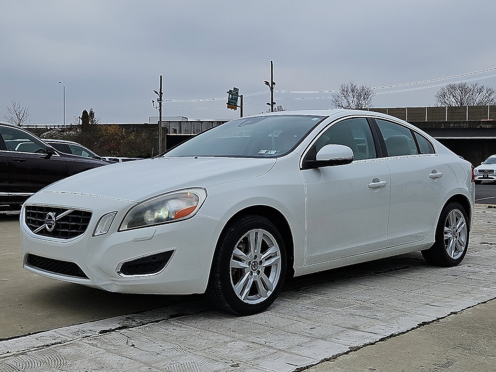 Used 2013 Volvo S60 T5 Sedan