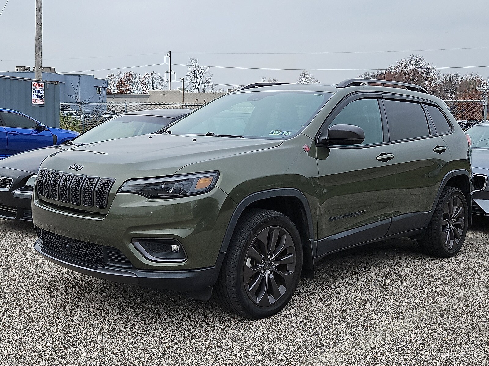 2021 Jeep Cherokee 80th Anniversary Edition photo 3