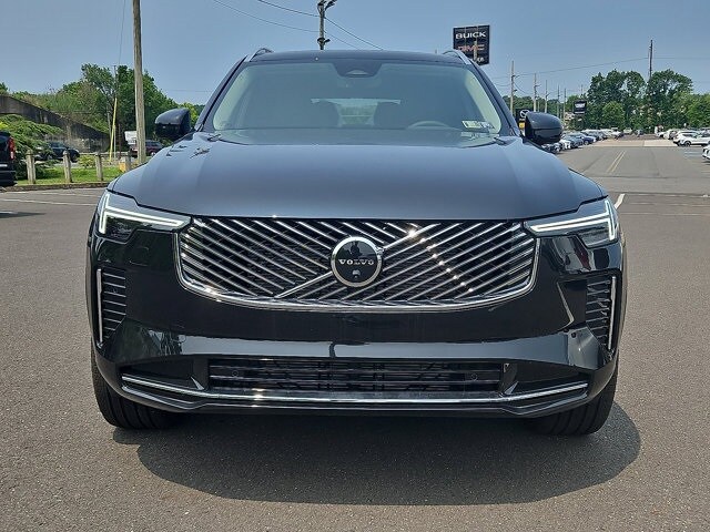 2025 Volvo XC90 Plus photo 2