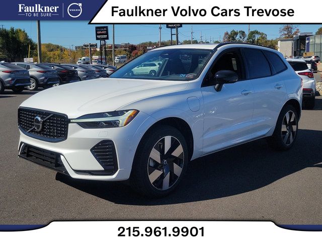 2025 Volvo XC60 Hybrid T8 Plus photo 2