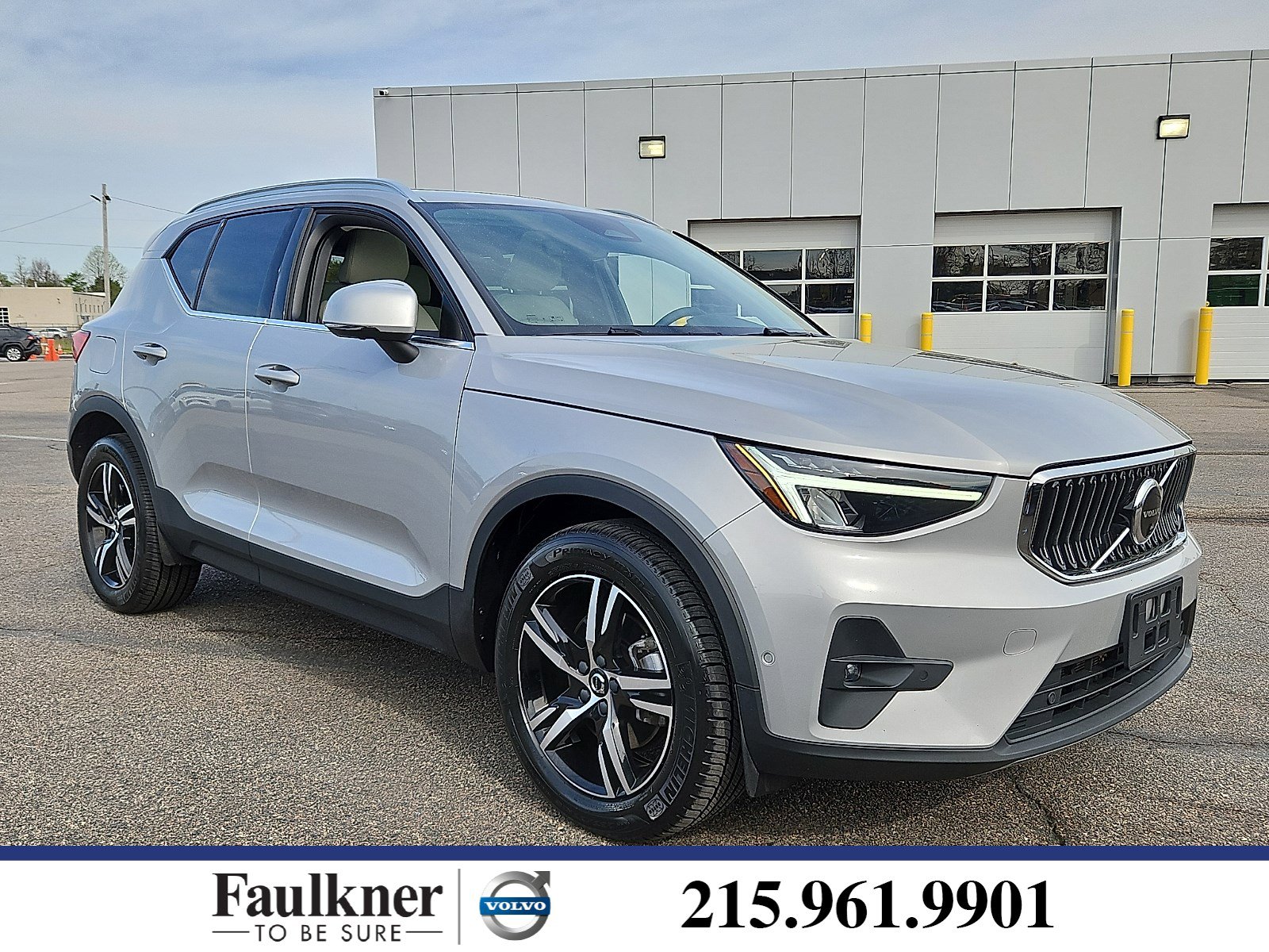 2023 Volvo XC40 B5 Plus Bright AWD's photo