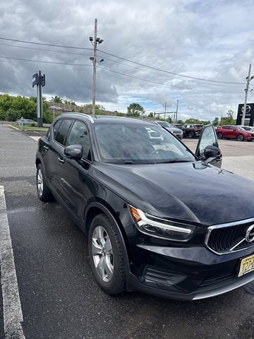 Used 2019 Volvo XC40 Momentum with VIN YV4162UK6K2125454 for sale in Trevose, PA