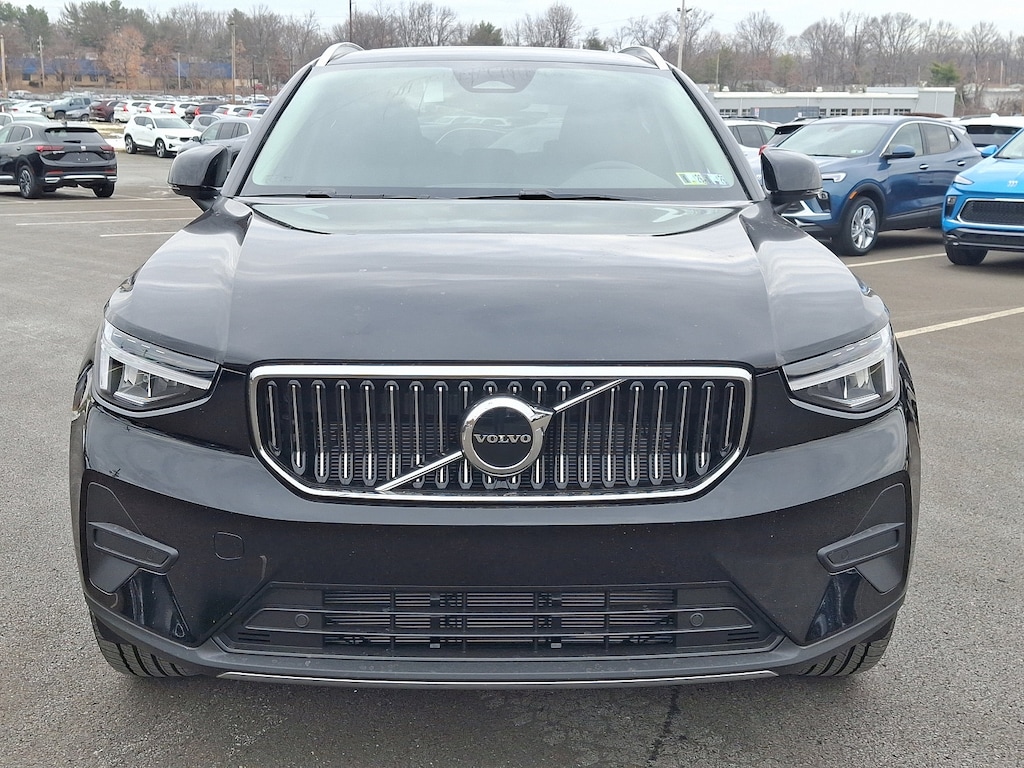 Used 2025 Volvo XC40 B5 Core Bright Theme SUV