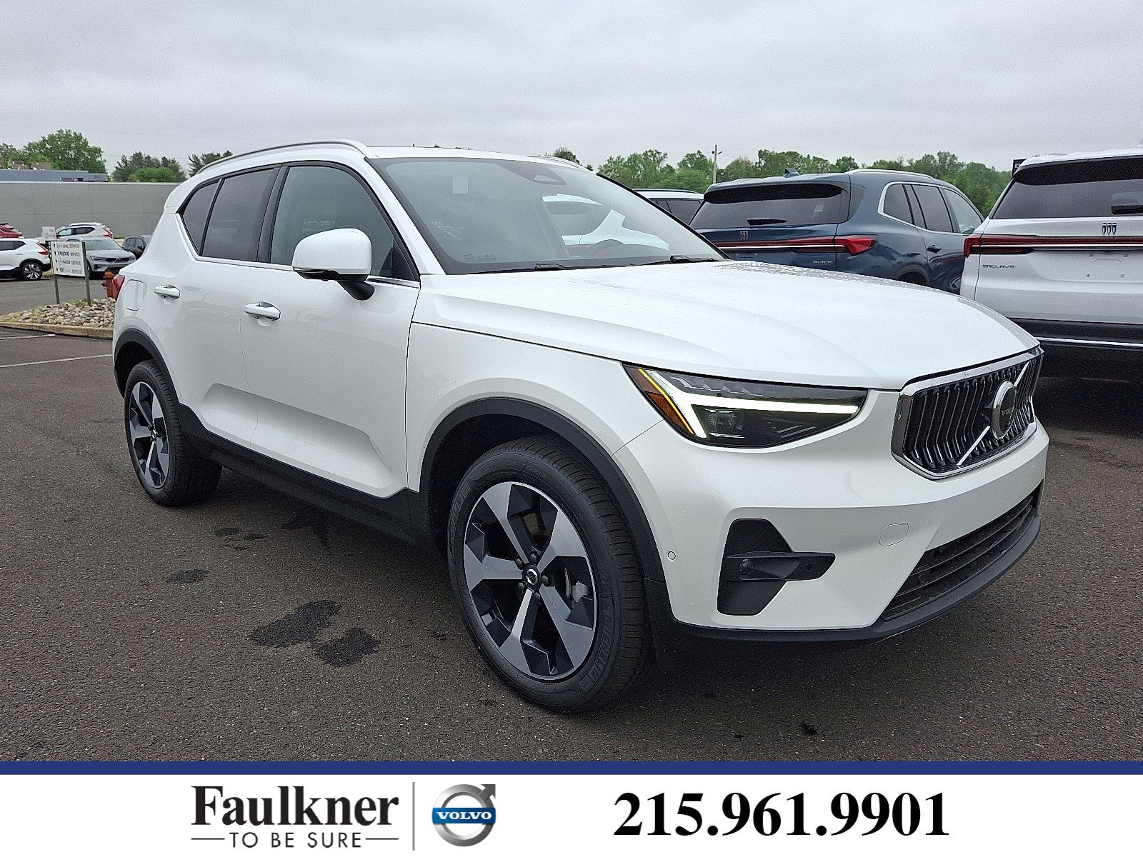 2025 Volvo XC40 Plus's photo