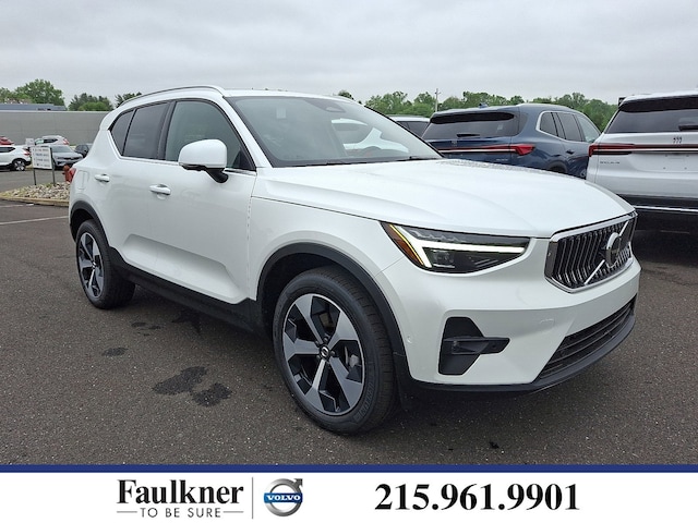 2025 Volvo XC40 B5 Plus Bright Theme SUV