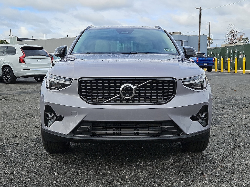 New 2026 Volvo XC40 B5 Ultra SUV