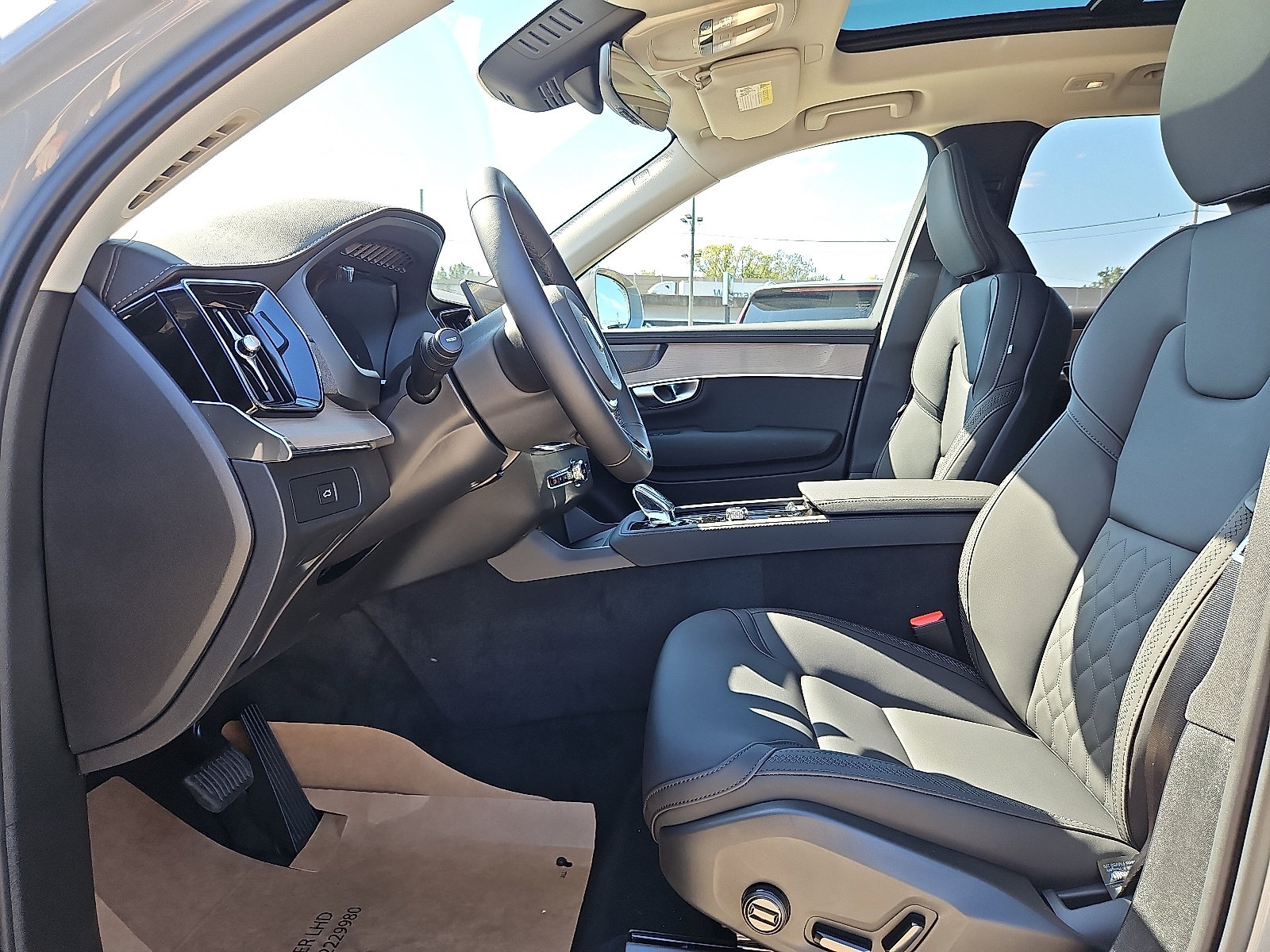 2026 Volvo XC90 Plus - Photo 11