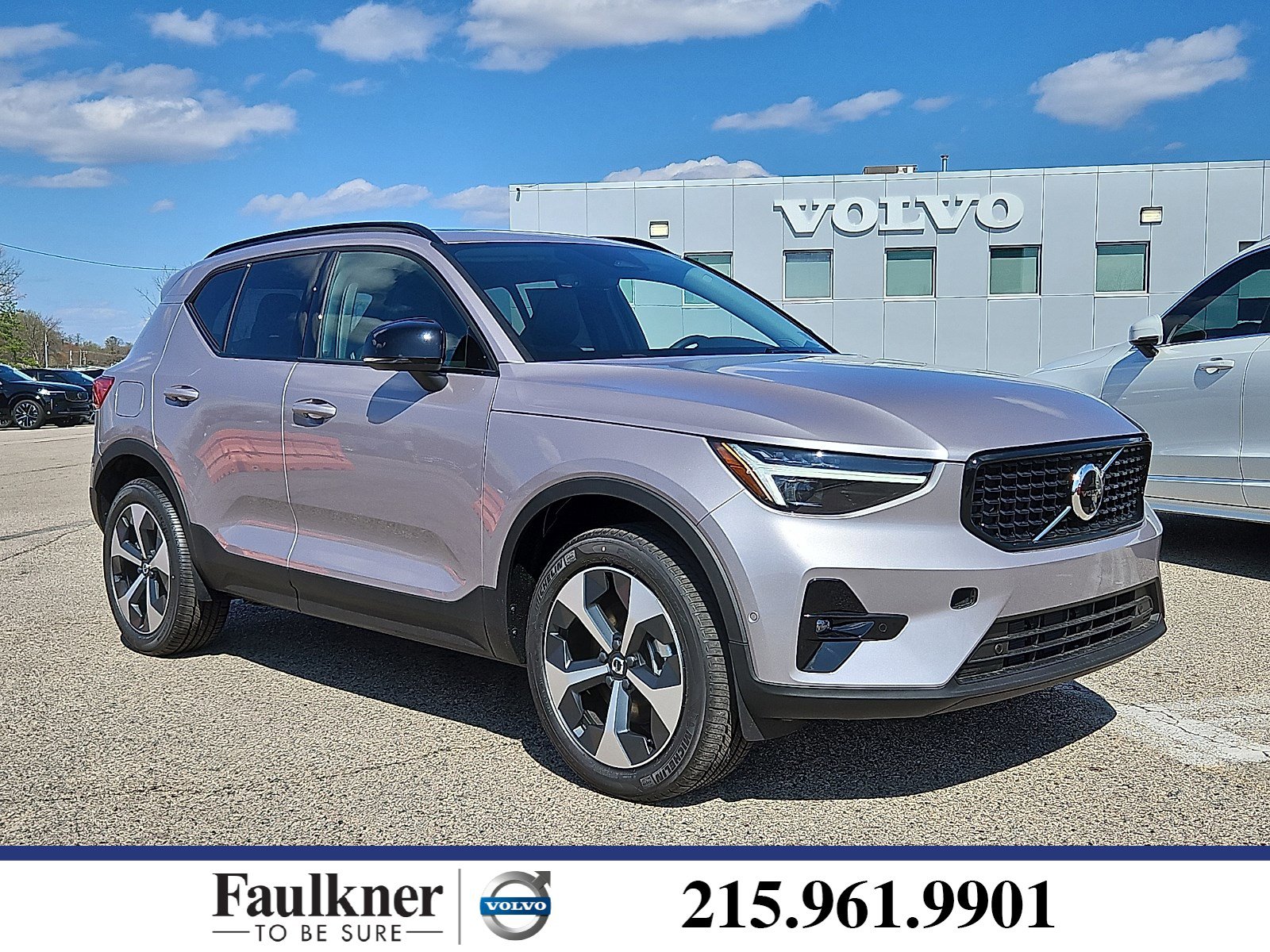2026 Volvo XC40 B5 Plus Dark AWD's photo