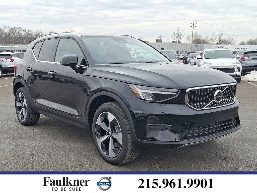 Used 2025 Volvo XC40 B5 Core Bright Theme SUV