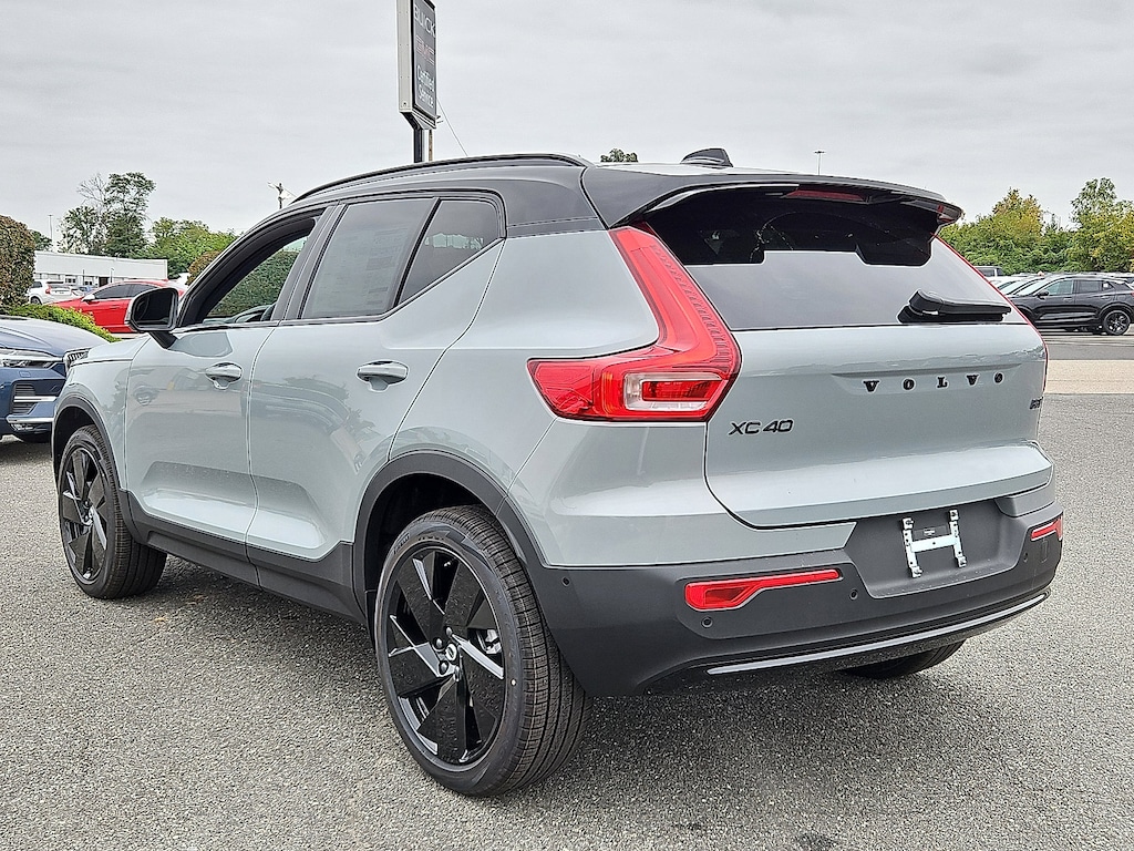 New 2026 Volvo XC40 B5 Ultra Black Edition SUV