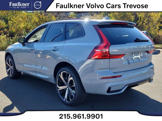 2025 Volvo XC60 Hybrid T8 photo 4