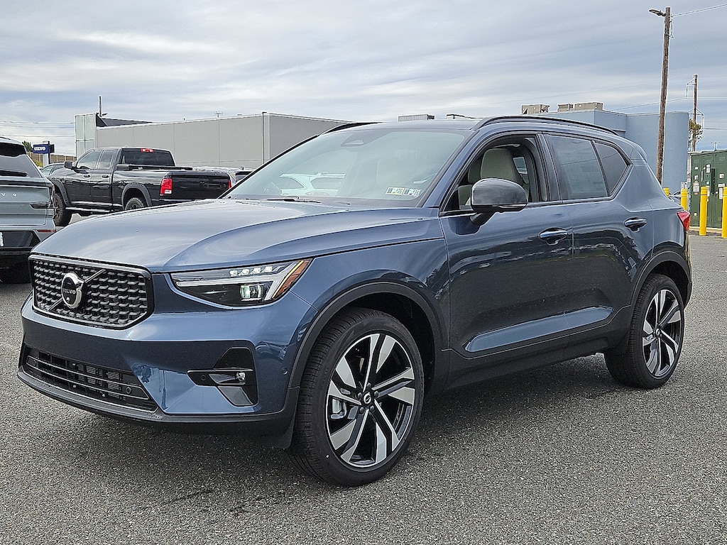 New 2026 Volvo XC40 B5 Ultra SUV