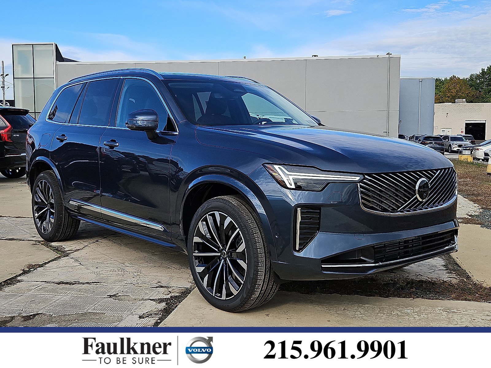 2026 Volvo XC90 Plus's photo